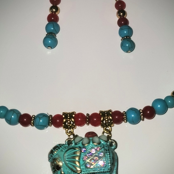 Handmade Semi-Precious Stone Necklace and Earrings - Picture 3 of 3